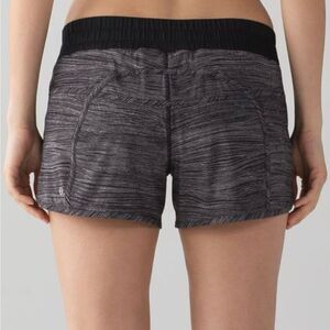 Lululemon Tracker Short Women Size 10